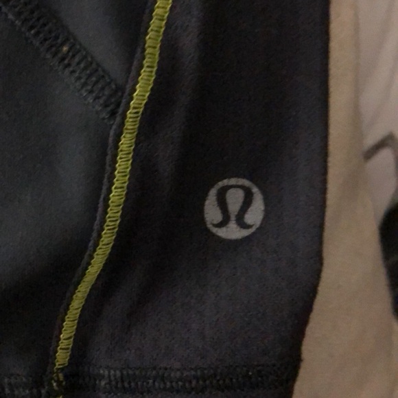 Lulu lemon capris - Picture 3 of 5